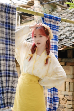 [YITUYU艺图语]2025.10.14 橙色的小女孩 刘兆伦[17P335M]