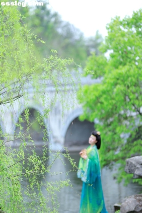 [YITUYU艺图语]2025.06.11 曲江池畔柳如烟 二二二由[16P106M]