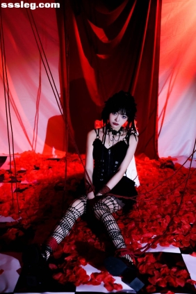 [YITUYU艺图语]2025.10.03 红色娃娃 ##[25P447M]