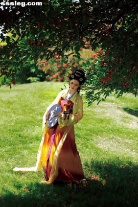 [YITUYU艺图语]2025.11.08 唐 午后 不听山[10P180M]