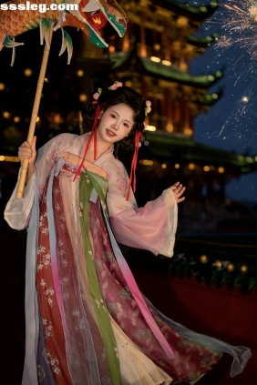 [YITUYU艺图语]2025.08.09 锦鲤夜景 糯米小团子[13P142M]