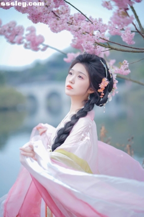 [YITUYU艺图语]2025.04.08 粉黛 梓榆喝点甜的呀[13P277M]