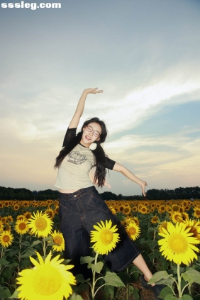 [YITUYU艺图语]2025.09.04 向日葵花海 ivvvv[38P418M]