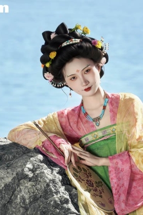 [YITUYU艺图语]2025.11.04 睡美人 冰皮月亮蛋~[9P324M]