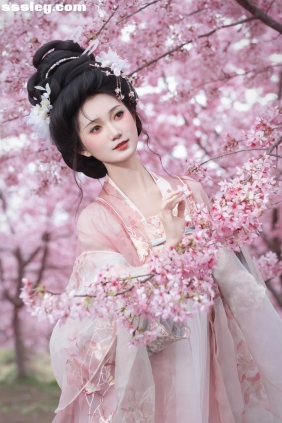 [YITUYU艺图语]2025.11.10 春日 徐雨青[18P300M]