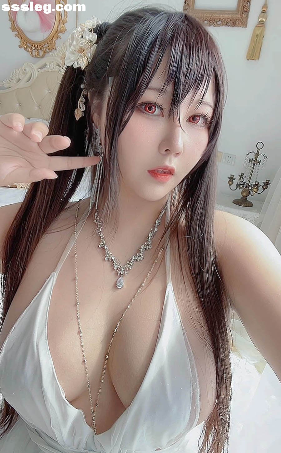 V.jpg