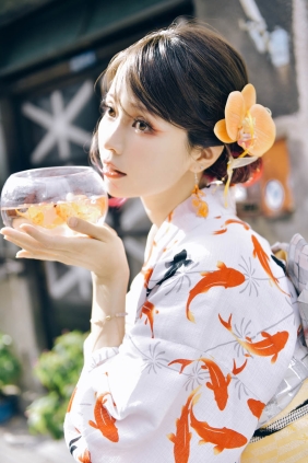 Ely_eee(ElyEE子) Goldfish Stroll[30P+2V144M]