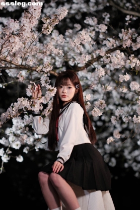 [YITUYU艺图语]2026.04.04 夜樱人像 富士中画幅直出 纯纯[25P495M]